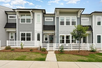 Building Photo - 514 Myrick Aly