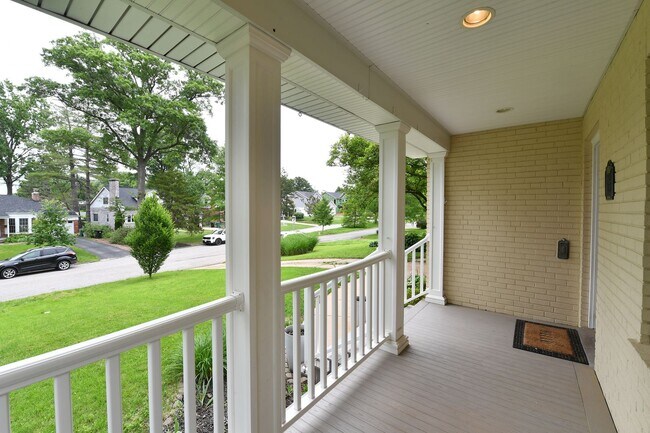 Foto del edificio - Kirkwood 5 bedroom / 3 full bathroom home
