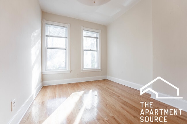Building Photo - 1208 W Wrightwood Ave