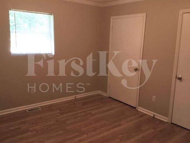 Building Photo - 6293 Silver Creek Ln