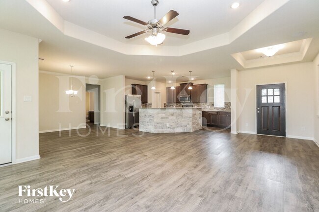 Foto del edificio - 16033 Deer Pines Dr