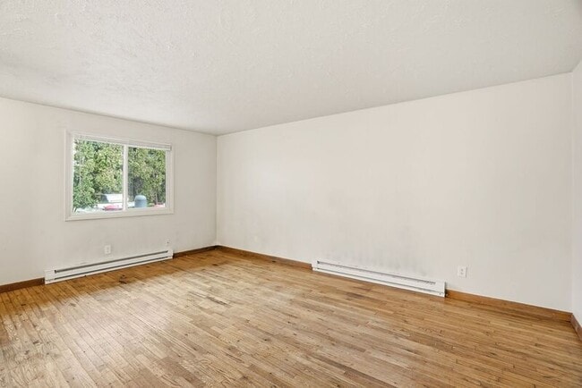 Building Photo - 1611 W 8th Ave