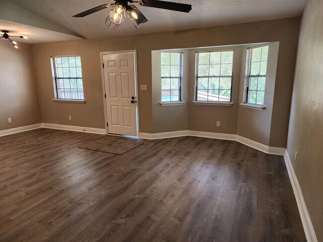 Building Photo - 1563 San Luis Rd