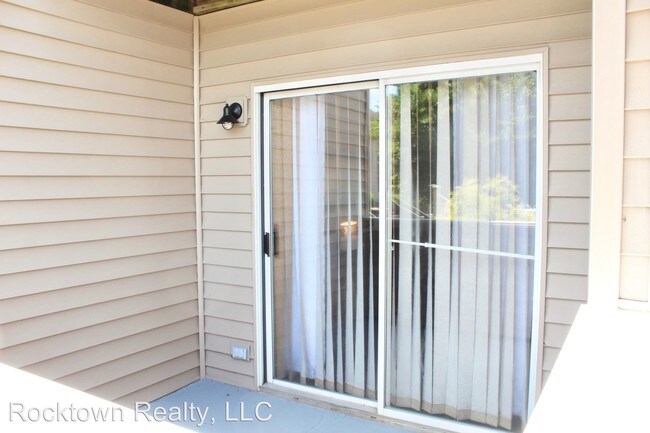 Building Photo - 1424 Bradley Dr