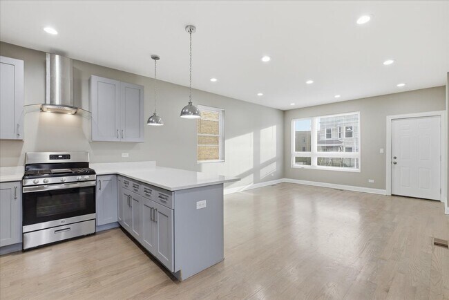 Foto del edificio - 1048 N Lawndale Ave