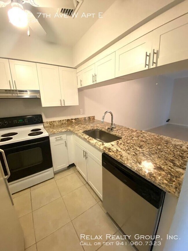 Foto del edificio - 1559 7th Ave W