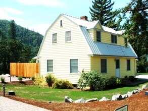 Building Photo - 960 2nd Ave