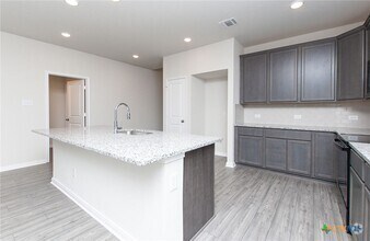 Building Photo - 9806 Kensley Rose Dr