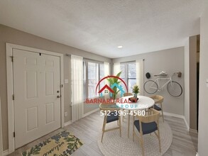 Building Photo - 402 N Fredericksburg St