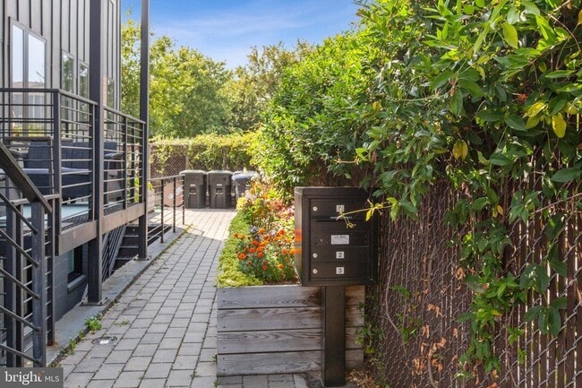 Building Photo - **$500 Gift Card Promotion** | Modern 2BR/2BA condo located in Brookland