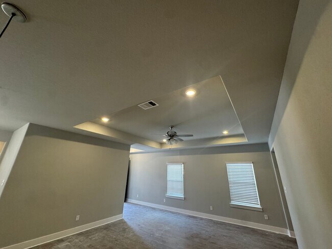 Foto del edificio - MOVE IN READY - 3/2/2 - GODLEY ISD