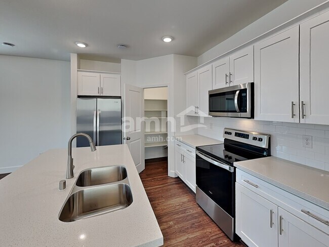 Foto del edificio - 9146 Taft Point Ct