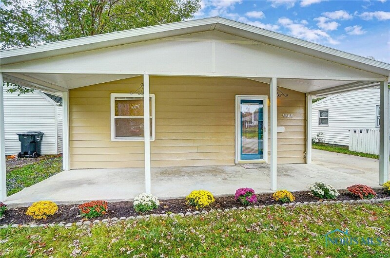 1302 Hugo St, Maumee, OH 43537 House Rental in Maumee, OH