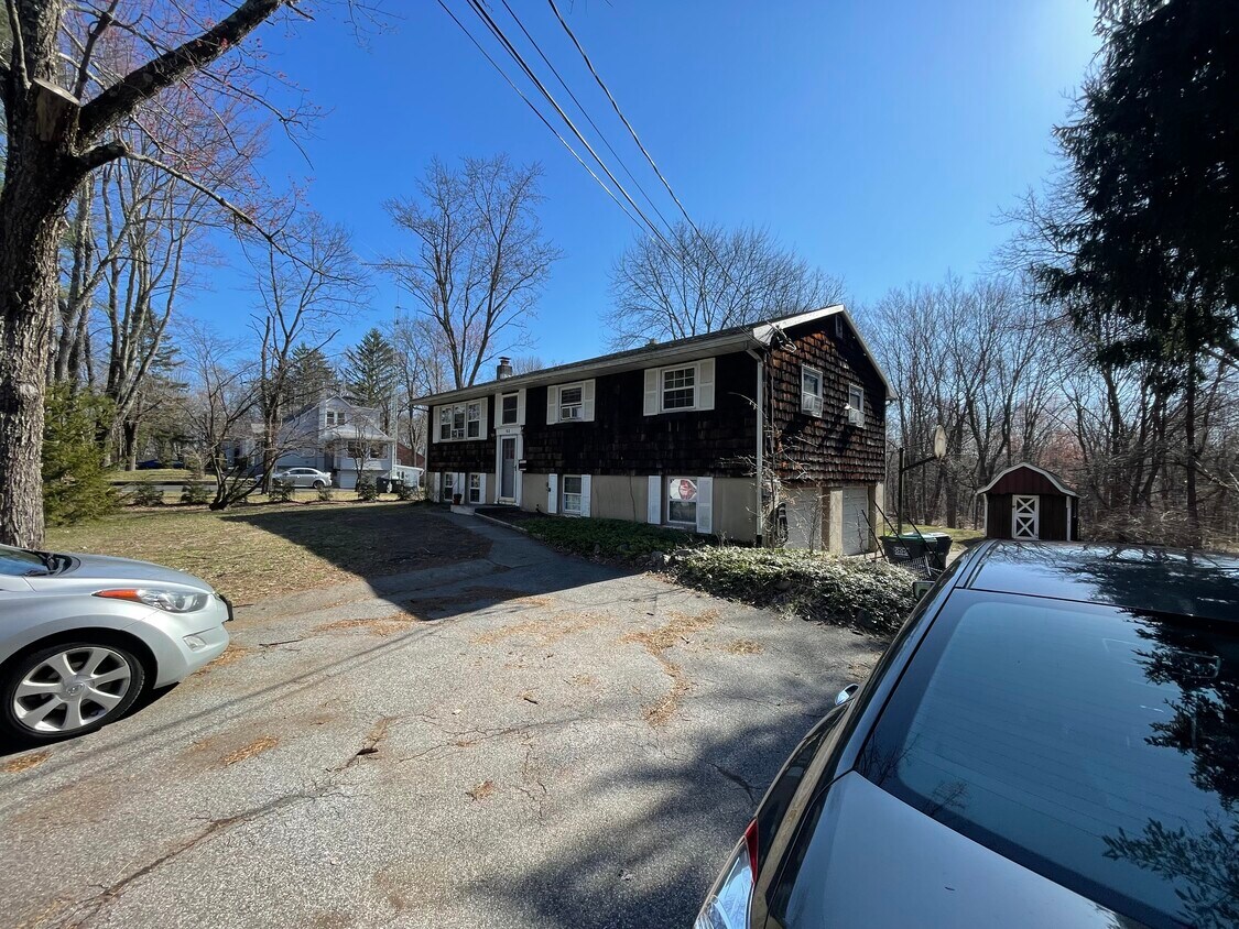Primary Photo - 52 N Manheim Blvd