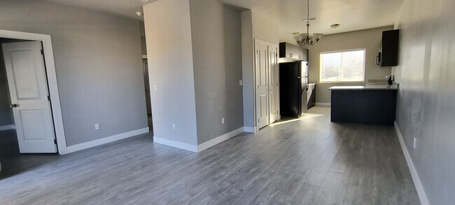 Building Photo - 576 W 1045 N