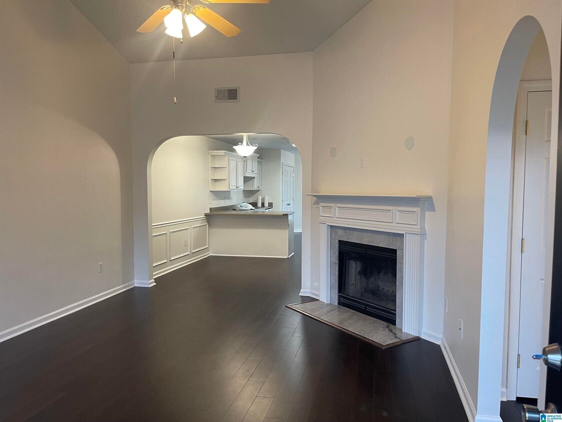 Primary Photo - 208 Hidden Cove Cir