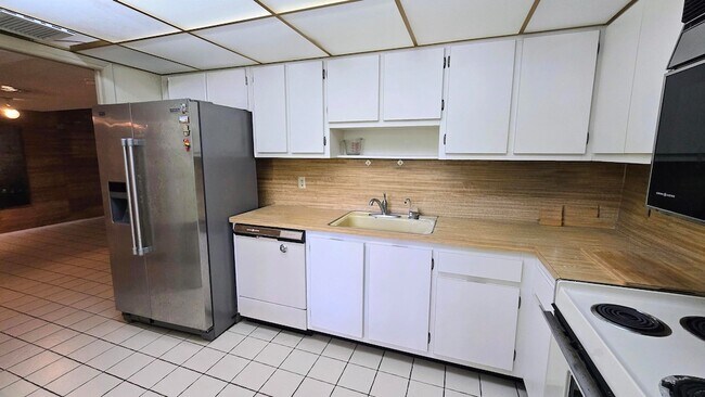 Foto del edificio - 800 Cypress Blvd