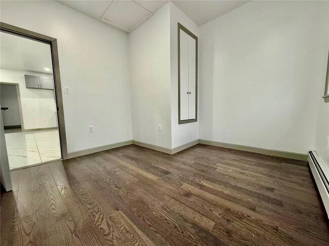 Building Photo - 54 Irving Pl