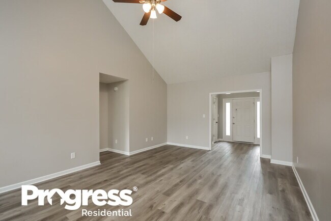 Building Photo - 433 Summer Hill Cir