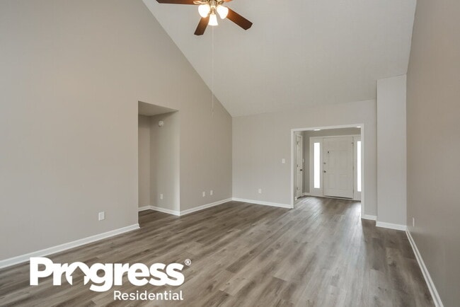 Foto del edificio - 433 Summer Hill Cir