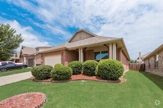 Building Photo - 1733 Oak Glen Dr
