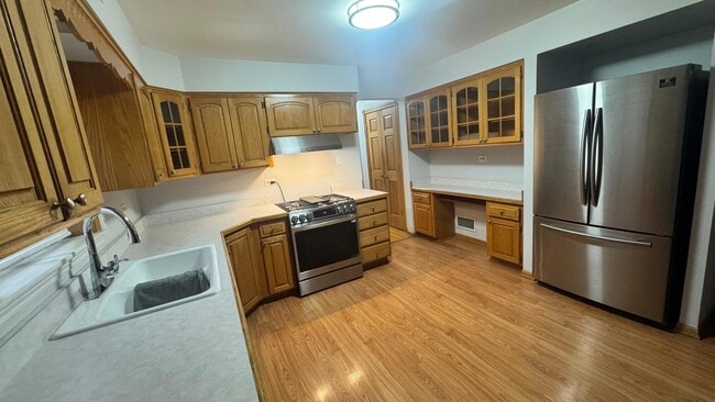 Building Photo - 5323 S Narragansett Ave