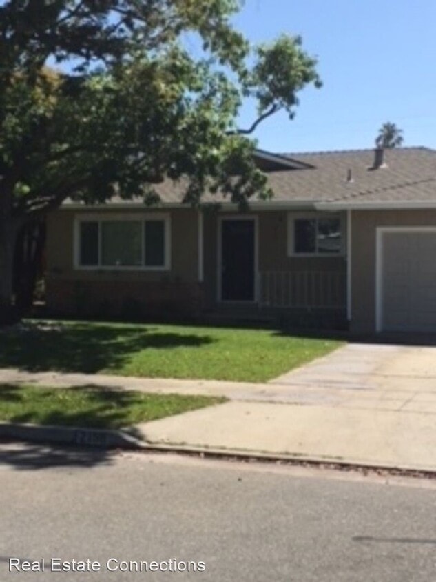Primary Photo - 4 br, 2 bath House - 2158 Abbey Ln