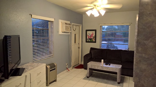 Foto del edificio - 1948 Roosevelt St