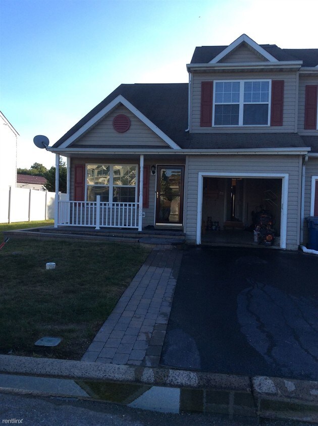 302 Paddington Dr, Bear, DE 19701 Townhome Rentals in Bear DE