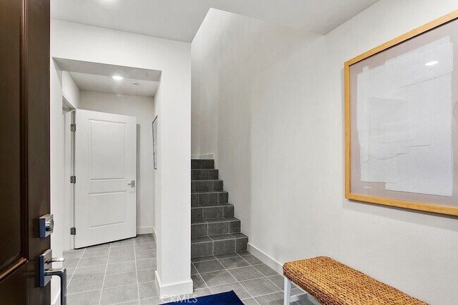 Foto del edificio - 3440 Doheny Way