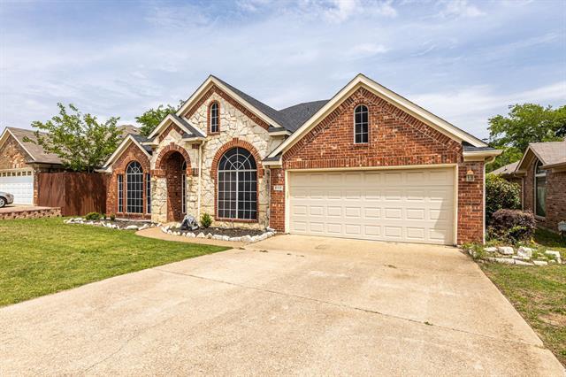 Building Photo - 608 Laura Ln