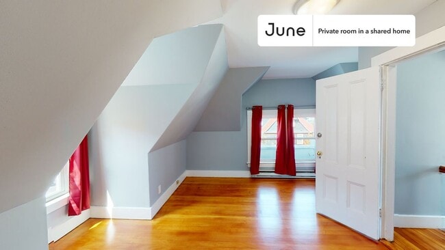 Building Photo - Room in Shared 7 bed/2 bath home in Allston