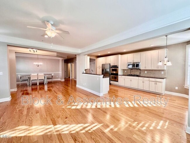 Photo - 10520 Sablewood Dr House