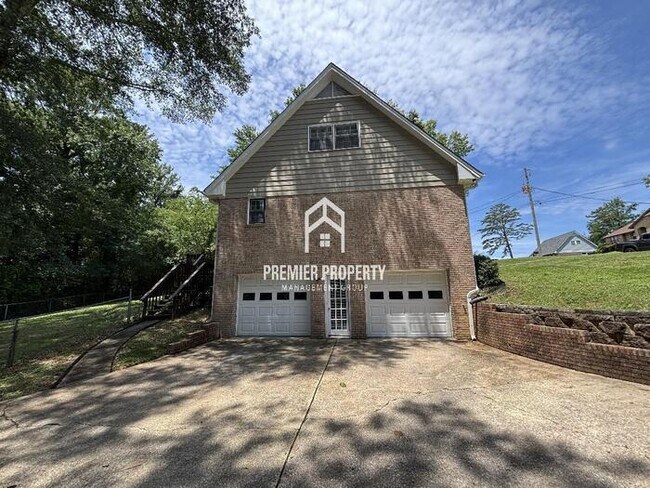 Foto del edificio - 135 Fox Hill Ct