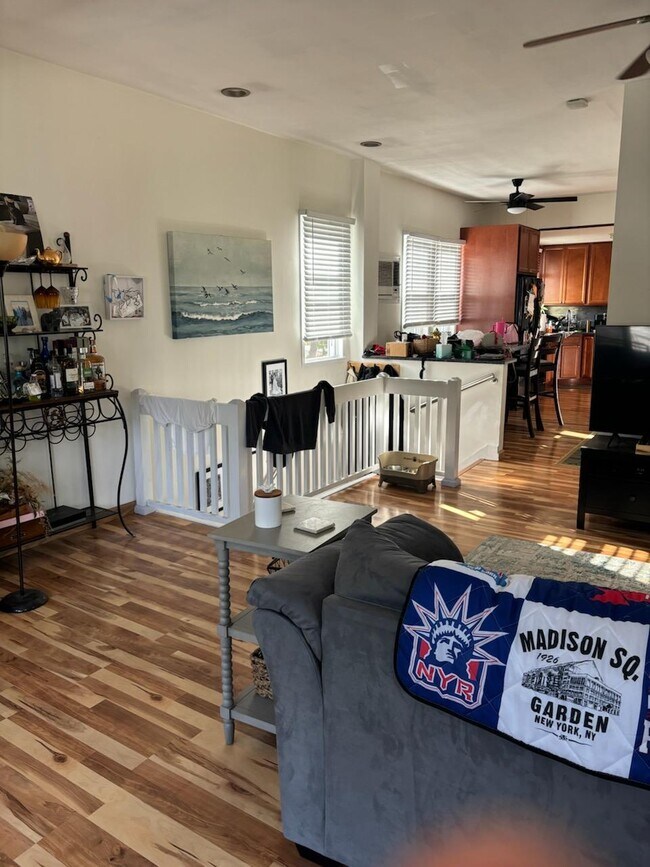 Building Photo - 190 Jackson St