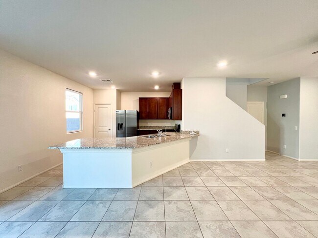 Foto del edificio - Gorgeous 4BD/3BA home w/ loft in Tule Spri...