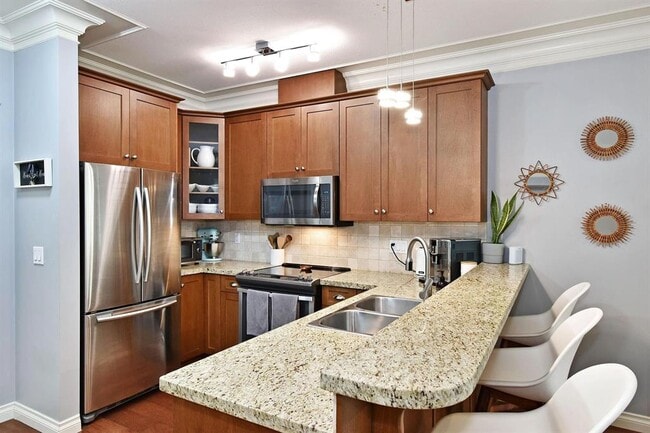 Building Photo - 32729-32729 Garibaldi Dr