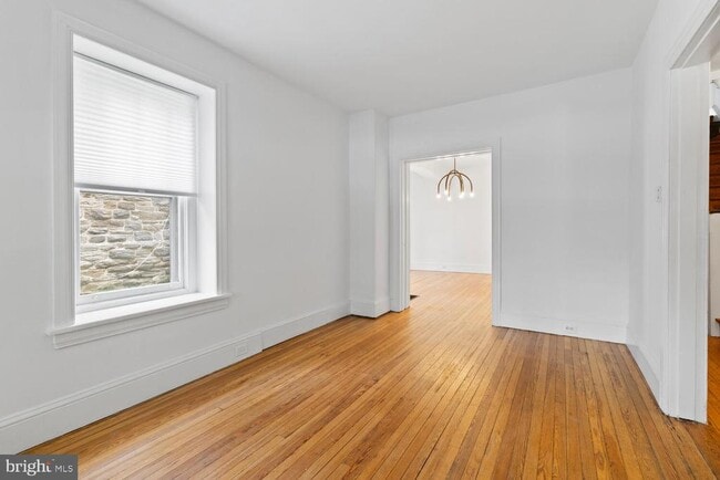 Building Photo - 128 W Mt Pleasant Ave