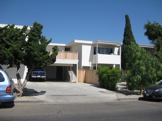 Foto del edificio - 223 E Bunny Ave