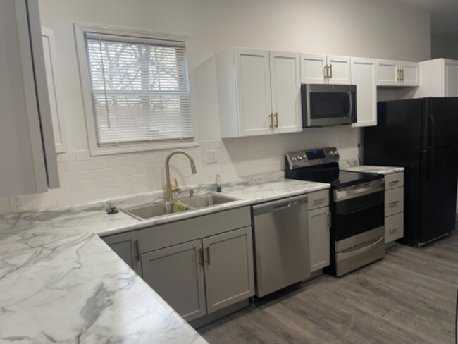 Foto del edificio - 2421 Chestnut Ave