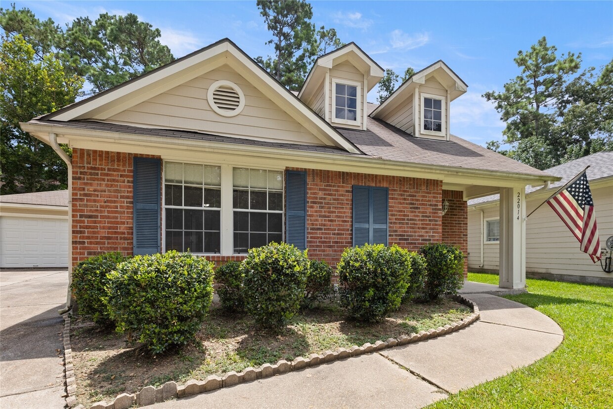 Primary Photo - 22014 Soft Pines Ct