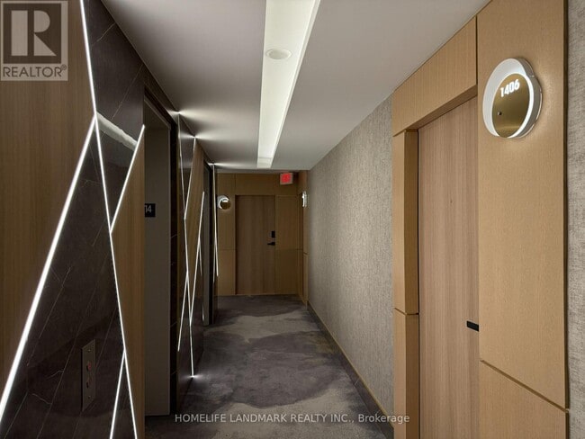 Building Photo - 21 Carlton St.