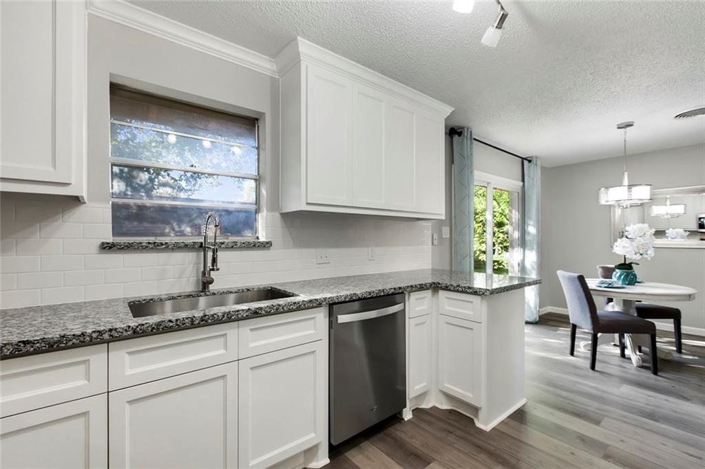 Primary Photo - 6110 Bullard Dr