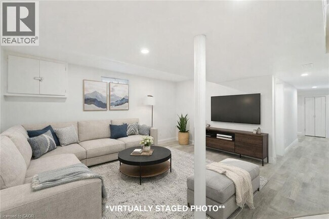 Photo du bâtiment - 65 Almond St