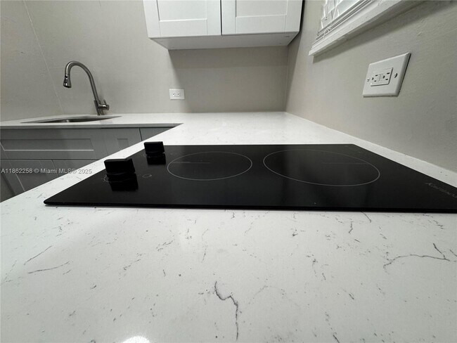 Foto del edificio - 2377 NW 35th St