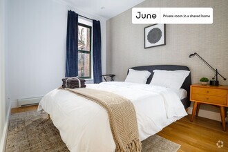 Building Photo - Private bedroom in 4 bed/1.5 bath Home