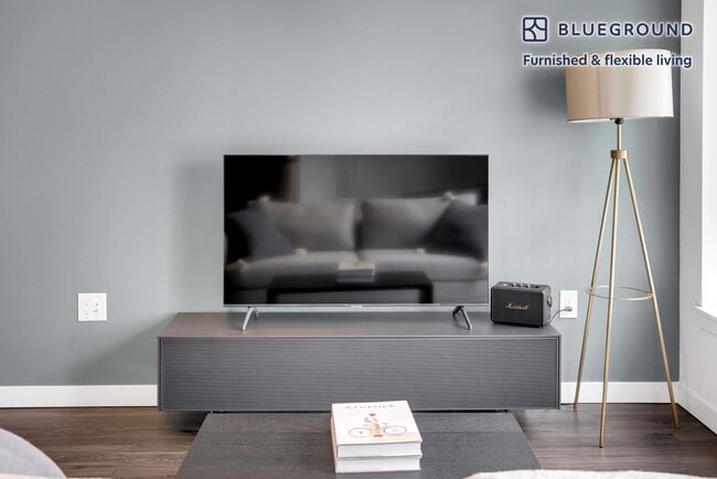 Building Photo - 221 Minor Ave N