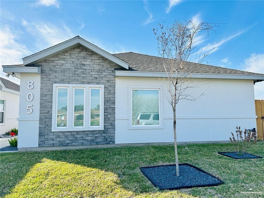 Foto principal - 805 N Clarence Ave