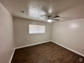 Building Photo - 930 Olive Ave