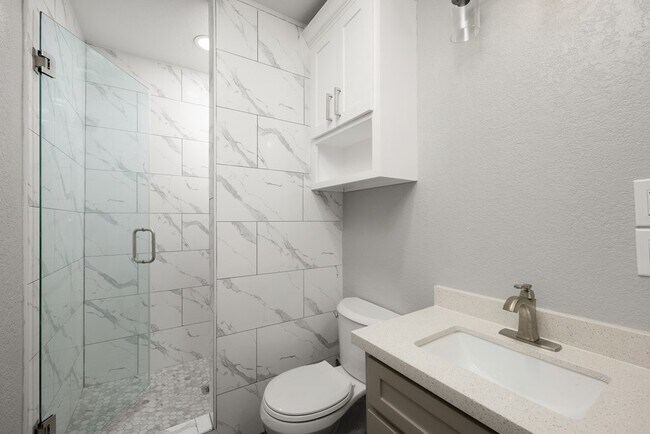 Foto del edificio - 595 S Mccullough St